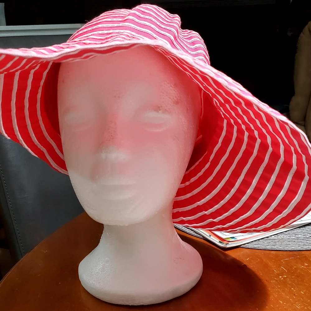 *Beachwear hat